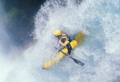 世界杯：国际足联确认将试点“蓝牌” 临时罚下严重非体育行为球员